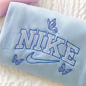 💙- Nike butterflies Crewneck- 💙